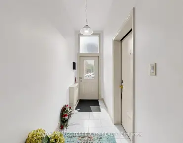 
1273 Clarkson Rd Clarkson, Mississauga 2 beds 3 baths 1 garage $1.35M