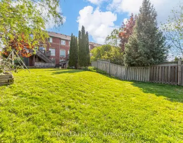 
5154 Sunray Dr Hurontario, Mississauga 4 beds 3 baths 2 garage $1.35M