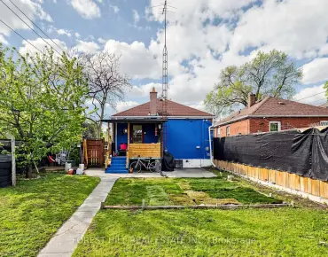 16 Dunboyne Crt <a href='https://luckyalan.com/community.php?community=Toronto:Westminster-Branson'>Westminster-Branson, Toronto</a> 3 beds 3 baths garage $799K