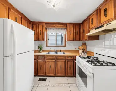 
4 Ridgefield Rd <a href='https://luckyalan.com/community.php?community=Toronto:Bridle Path-Sunnybrook-York Mills'>Bridle Path-Sunnybrook-York Mills, Toronto</a> 5 beds 6 baths 2 garage $6.3M