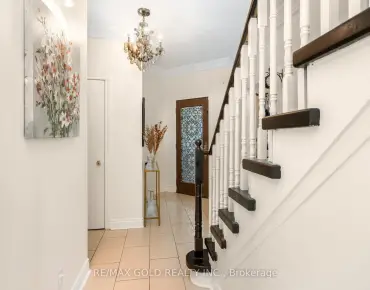 702 Twain Ave Meadowvale Village, Mississauga 4 beds 5 baths 1 garage $1.3M