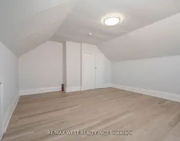 29 Leacock Cres <a href='https://luckyalan.com/community_CN.php?community=Toronto:Banbury-Don Mills'>Banbury-Don Mills, Toronto</a> 6 beds 4 baths 2 garage $1.998M