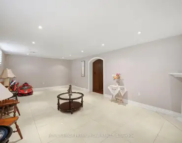 148 Warden Ave Birchcliffe-Cliffside, Toronto 2 beds 2 baths garage $929K