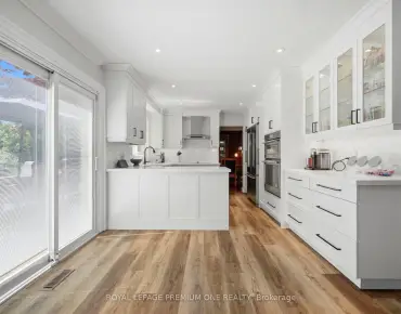 
3302 Cardross Rd Applewood, Mississauga 3 beds 3 baths 2 garage $1.359M