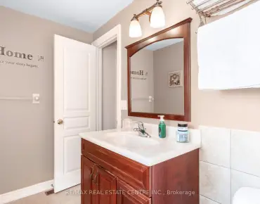 
7260 Redfox Rd Malton, Mississauga 3 beds 3 baths  garage $749.9K