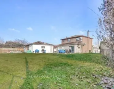 47 Bevdale Rd <a href='https://luckyalan.com/community_CN.php?community=Toronto:Willowdale West'>Willowdale West, Toronto</a> 4 beds 6 baths 2 garage $3.88M