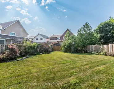 760 Brimorton Dr Woburn, Toronto 3 beds 2 baths 1 garage $999K