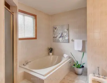 135 Glenn Hawthorne Blvd Hurontario, Mississauga 5 beds 4 baths 2 garage $1.45M