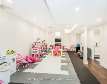 4786 St. Martin Mews Churchill Meadows, Mississauga 4 beds 5 baths 2 garage $1.55M