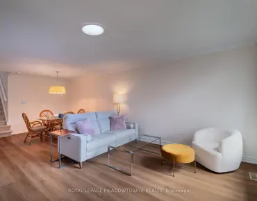 2821 Bucklepost Cres Meadowvale, Mississauga 4 beds 2 baths 1 garage $910K

