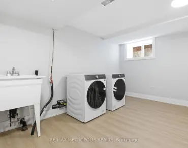 7 Ridgewood Rd <a href='https://luckyalan.com/community_CN.php?community=Toronto:Forest Hill South'>Forest Hill South, Toronto</a> 4 beds 6 baths 1 garage $5.9M