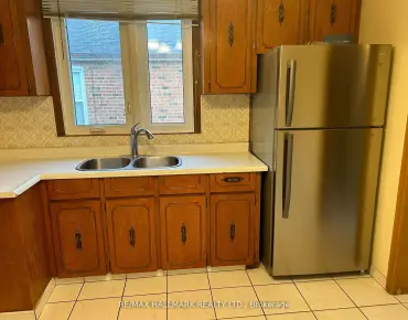 11 Yewfield Cres <a href='https://luckyalan.com/community.php?community=Toronto:Banbury-Don Mills'>Banbury-Don Mills, Toronto</a> 2 beds 2 baths 1 garage $1.8M