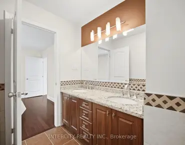 26 Carey Rd <a href='https://luckyalan.com/community.php?community=Toronto:Mount Pleasant West'>Mount Pleasant West, Toronto</a> 5 beds 5 baths garage $3.68M