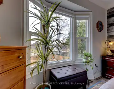 27 Bremen Ln Streetsville, Mississauga 4 beds 3 baths 1 garage $899.999K