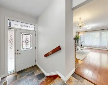 3009 O'Hagan Dr Erindale, Mississauga 3 beds 4 baths 1 garage $1.2M