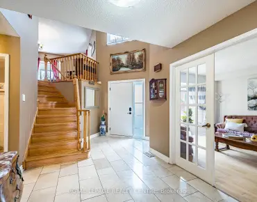 
2083 Grange Dr Cooksville, Mississauga 3 beds 3 baths 2 garage $1.3M