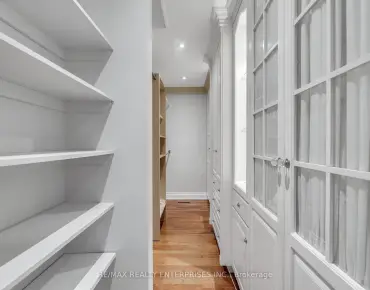 940 Bloor St Applewood, Mississauga 3 beds 2 baths 1 garage $799K