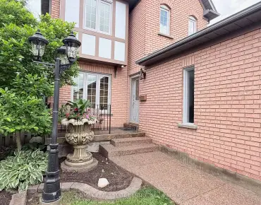 
Briarwood  Port Credit, Mississauga 4 beds 3 baths  garage $1.499M