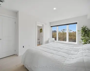 16 Piggott Mews Weston, Toronto 3 beds 2 baths 1 garage $799.999K