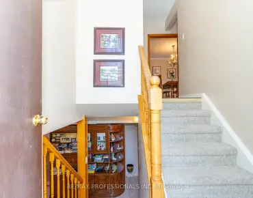 
263 Patricia Ave <a href='https://luckyalan.com/community.php?community=Toronto:Newtonbrook West'>Newtonbrook West, Toronto</a> 3 beds 2 baths 1 garage $1.339M
