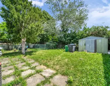 
Thorn Lodge  Sheridan, Mississauga 4 beds 4 baths 2 garage $1.4M