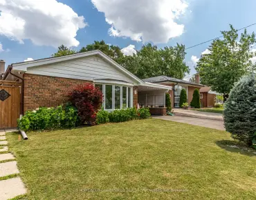 40 North Woodrow Blvd Clairlea-Birchmount, Toronto 4 beds 2 baths garage $799.9K