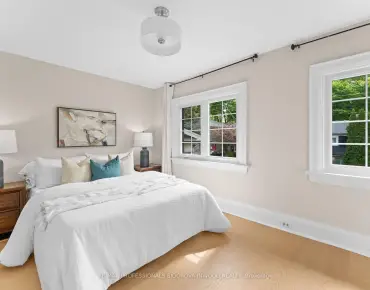 
3987 Bloor St W Islington-City Centre West, Toronto 3 beds 2 baths 1 garage $1.695M