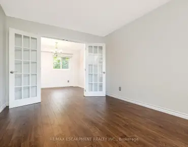 6198 Saltmarsh Crt Lisgar, Mississauga 3 beds 3 baths 2 garage $1.26M
