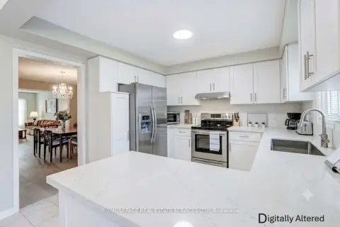 Mississauga Creditview community 4217 Schneider Crt For Sale
