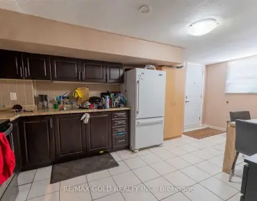 3577 Bluestream Cres Applewood, Mississauga 4 beds 3 baths 2 garage $799.9K