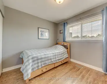 
1200 Foxglove Pl East Credit, Mississauga 3 beds 4 baths 1 garage $899.9K