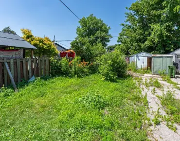 
7 Ellie Dr Woburn, Toronto 3 beds 3 baths  garage $969K