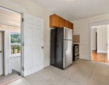 34 William Cragg Dr Downsview-Roding-CFB, Toronto 3 beds 3 baths 2 garage $799K