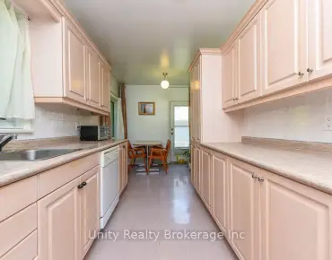 64 Clearbrooke Circ Rexdale-Kipling, Toronto 2 beds 2 baths garage $899K