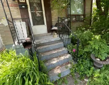 74 Sixteenth St New Toronto - 2 beds 1 baths 2 parking space(s) listed at $719000
