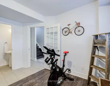 99 Bannockburn Ave <a href='https://luckyalan.com/community_CN.php?community=Toronto:Bedford Park-Nortown'>Bedford Park-Nortown, Toronto</a> 4 beds 6 baths 2 garage $3.7M