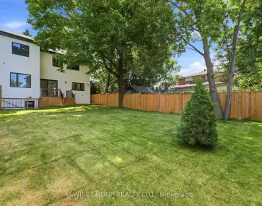 21 Rialto Dr <a href='https://luckyalan.com/community.php?community=Toronto:Parkwoods-Donalda'>Parkwoods-Donalda, Toronto</a> 3 beds 3 baths 2 garage $1.28M