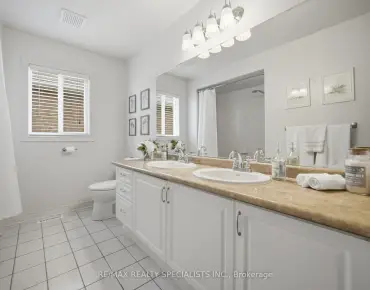 Sandgate Cres Clarkson, Mississauga 2 beds 2 baths garage $869K