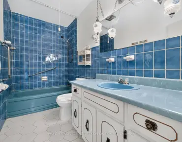 
237 Bedford Park Ave <a href='https://luckyalan.com/community.php?community=Toronto:Lawrence Park North'>Lawrence Park North, Toronto</a> 4 beds 6 baths 2 garage $3.495M