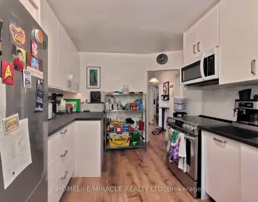 
40 Snowdon Ave <a href='https://luckyalan.com/community.php?community=Toronto:Lawrence Park North'>Lawrence Park North, Toronto</a> 5 beds 3 baths 1 garage $1.998M