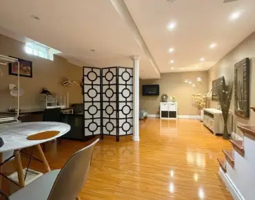 3233 Derry Rd E Malton, Mississauga 2 beds 1 baths  garage $290K
