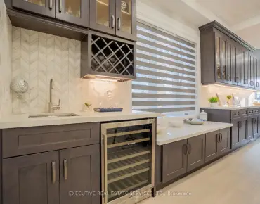 1138 Garden Rd Lorne Park - 5 睡房 8 卫生间 2 车位叫价2499000加元