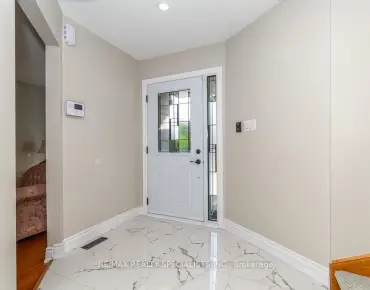 6369 Longspur Rd Lisgar, Mississauga 3 beds 3 baths 1 garage $1.1M