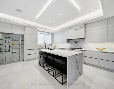51 Piggott Mews Weston, Toronto 3 beds 3 baths 1 garage $799K