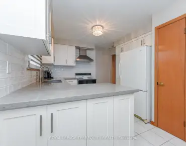 33 Bimini Cres Black Creek, Toronto 4 beds 2 baths garage $685K