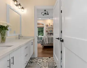 Ashcroft Erindale, Mississauga 2 beds 2 baths garage $925K