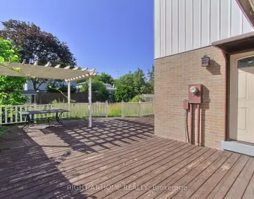 
911 Golden Farmer Way Meadowvale Village, Mississauga 4 beds 4 baths 1 garage $1.1M