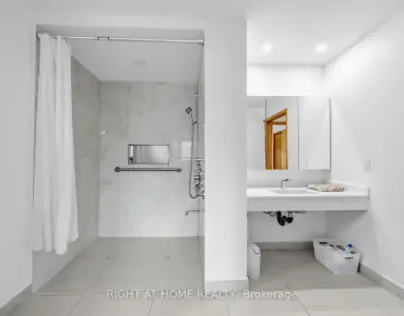 3126 Mccarthy Crt Applewood - 3 睡房 2 卫生间 2 车位叫价1148888加元