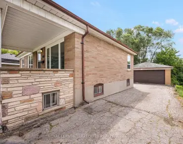 
19 Battersea Cres Maple Leaf, Toronto 3 beds 2 baths 2 garage $999.9K
