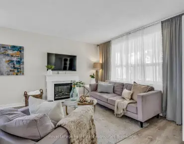 84 Ranee Ave Englemount-Lawrence, Toronto 3 beds 3 baths garage $890K
